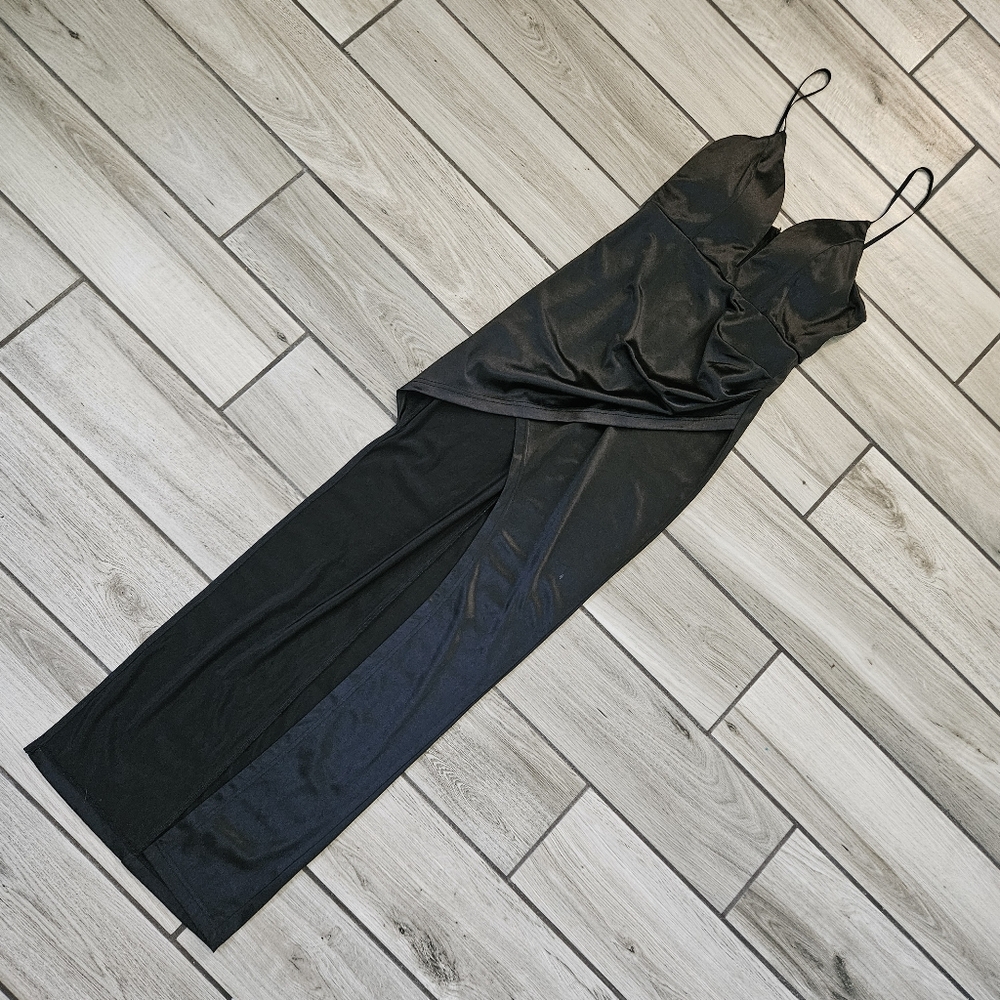 Drop dead Gorgeous Evening Dress - Picture 2 of 6